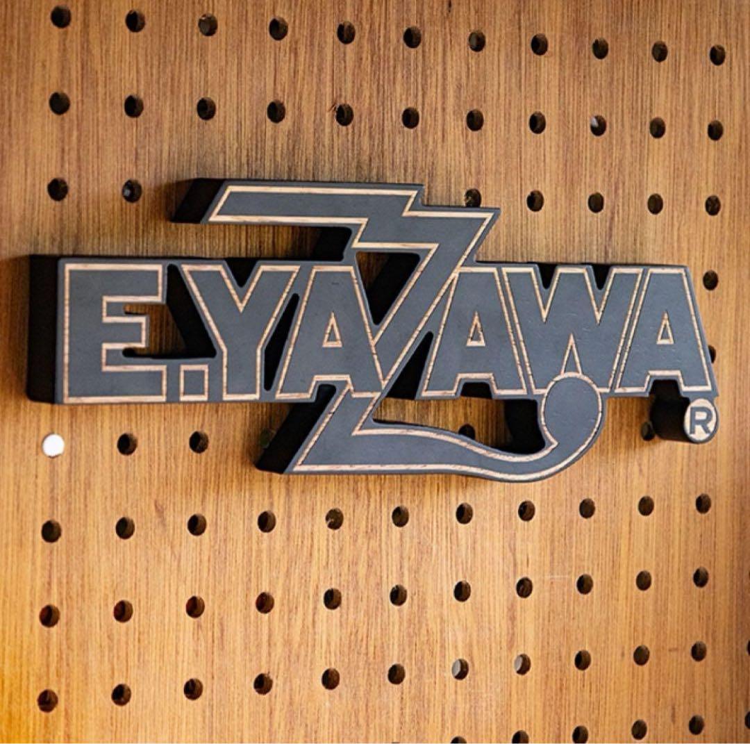E.YAZAWA ロゴ 壁掛けプレート（置飾り可能）