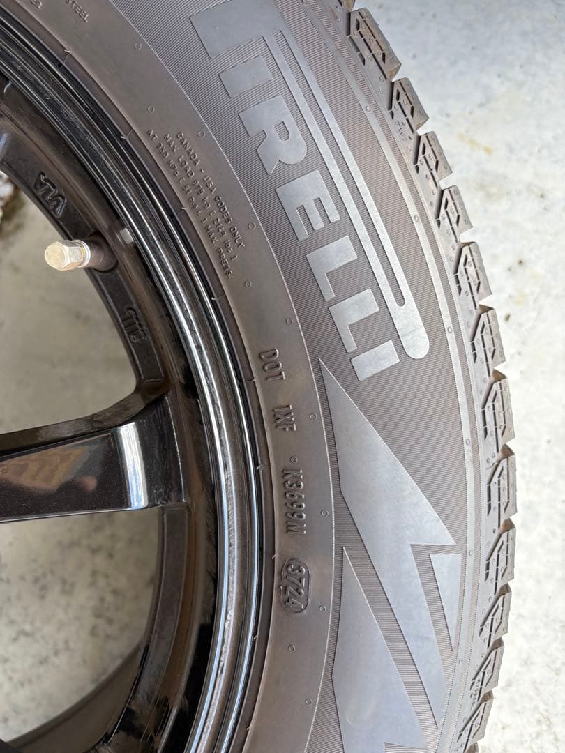 [n.t］235/60/R18 Pirelli Ice 24年製造